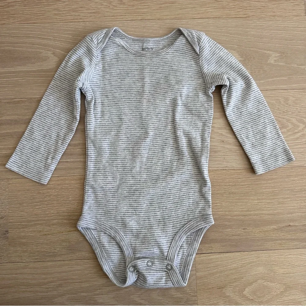 GAP carter’s bodysuits